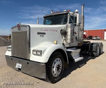 Main image Kenworth W900